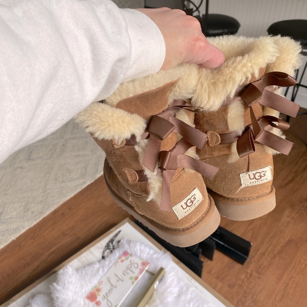 UGG